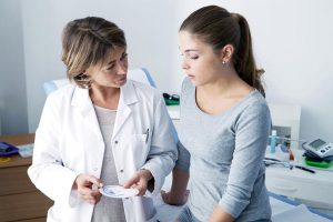 کیست غده بارتولن چیست؟ | علائم، علت، عوارض، خطرات، درمان